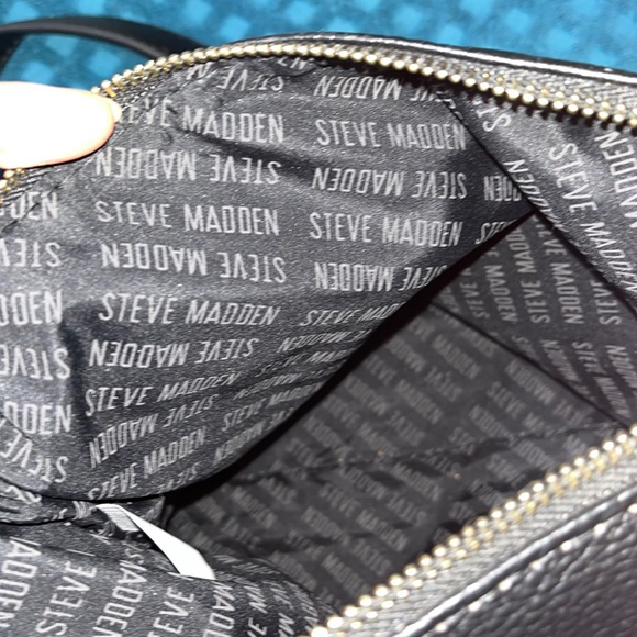 Steve Madden Black Gold Hardware Leather Crossbody Purse - Picture 7 of 9